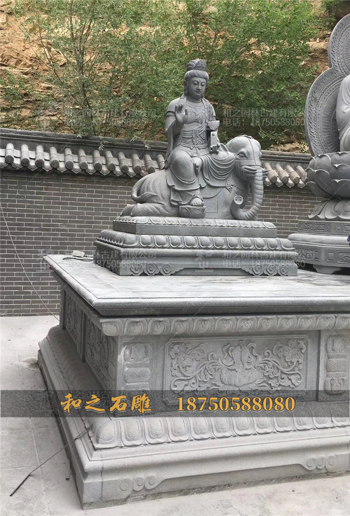 普贤菩萨石雕像